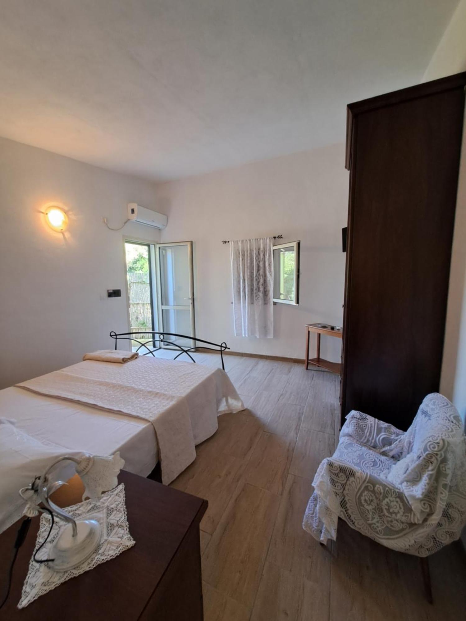 B&B Li Salcuneddi アリエントゥ 部屋 写真